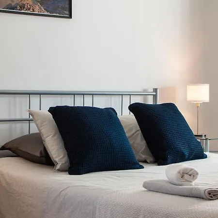 Casa Marlay Spacious, Heated Pool, Bbq & Fast Wi-fi Only 15 Minutes Walk To Town * Playa Blanca (Lanzarote)