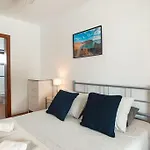 Dom wakacyjny Casa Marlay Spacious, Heated Pool, Bbq & Fast Wi-fi Only 15 Minutes Walk To Town