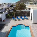 Casa Marlay Spacious, Heated Pool, Bbq & Fast Wi-fi Only 15 Minutes Walk To Town Dom wakacyjny *
