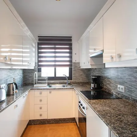 Casa Marlay Spacious, Heated Pool, Bbq & Fast Wi-fi Only 15 Minutes Walk To Town بلايا بلانكا
