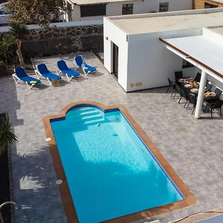بيت للعطل Casa Marlay Spacious, Heated Pool, Bbq & Fast Wi-fi Only 15 Minutes Walk To Town