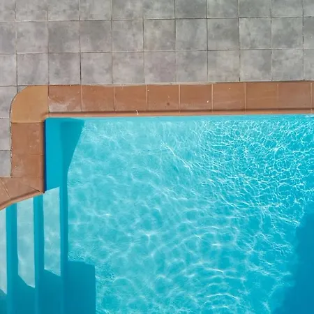 度假居 Casa Marlay Spacious, Heated Pool, Bbq & Fast Wi-fi Only 15 Minutes Walk To Town *