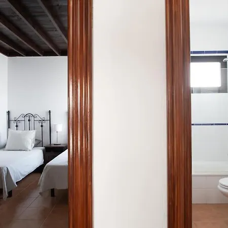 Casa Marlay Spacious, Heated Pool, Bbq & Fast Wi-fi Only 15 Minutes Walk To Town 普拉亚布兰卡