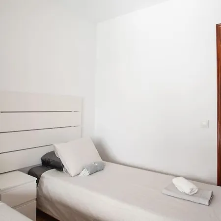 Casa Marlay Spacious, Heated Pool, Bbq & Fast Wi-fi Only 15 Minutes Walk To Town 度假居