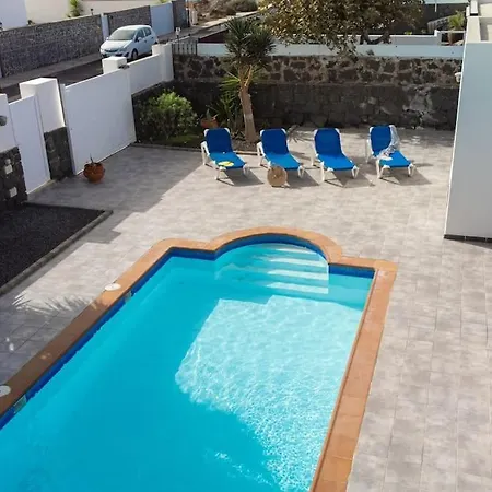 Casa Marlay Spacious, Heated Pool, Bbq & Fast Wi-fi Only 15 Minutes Walk To Town * 普拉亚布兰卡