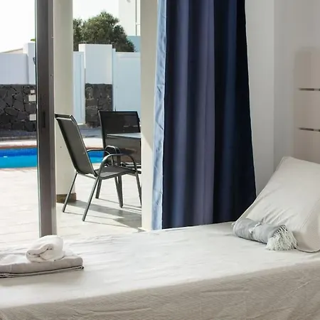 Casa Marlay Spacious, Heated Pool, Bbq & Fast Wi-fi Only 15 Minutes Walk To Town 度假居 普拉亚布兰卡