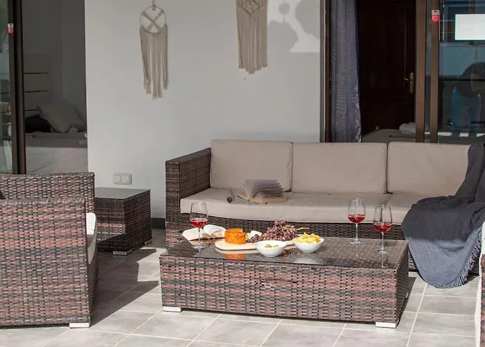 Casa Marlay Spacious, Heated Pool, Bbq & Fast Wi-fi Only 15 Minutes Walk To Town *