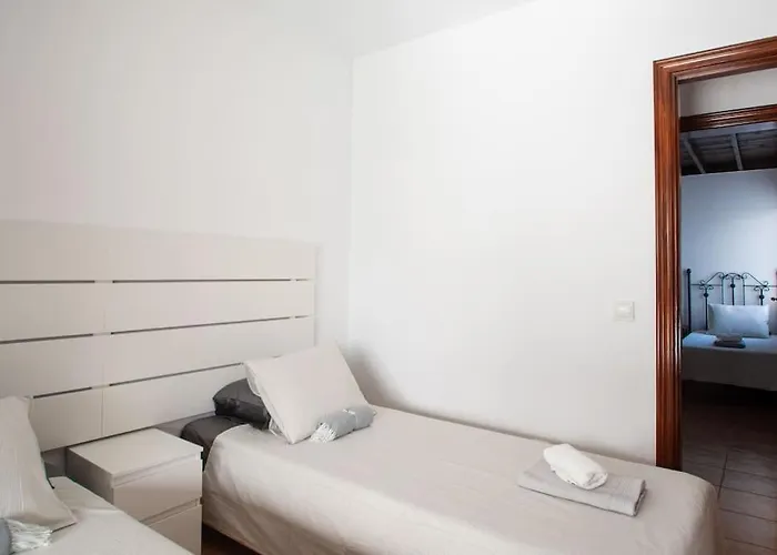 Casa Marlay Spacious, Heated Pool, Bbq & Fast Wi-fi Only 15 Minutes Walk To Town Σπίτι διακοπών