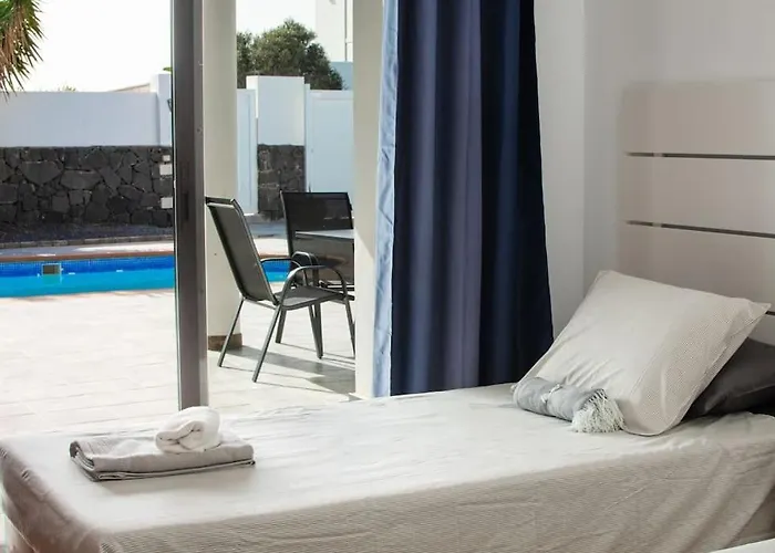 Casa Marlay Spacious, Heated Pool, Bbq & Fast Wi-fi Only 15 Minutes Walk To Town Σπίτι διακοπών Πλάγια Μπλάνκα