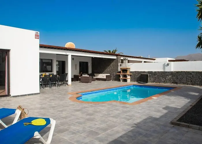 Casa Marlay Spacious, Heated Pool, Bbq & Fast Wi-fi Only 15 Minutes Walk To Town Σπίτι διακοπών