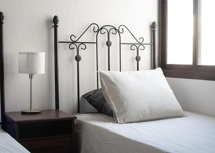 Casa Marlay Spacious, Heated Pool, Bbq & Fast Wi-fi Only 15 Minutes Walk To Town