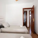Casa Marlay Spacious, Heated Pool, Bbq & Fast Wi-fi Only 15 Minutes Walk To Town * Playa Blanca (Lanzarote)