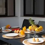 Casa Marlay Spacious, Heated Pool, Bbq & Fast Wi-fi Only 15 Minutes Walk To Town Playa Blanca (Lanzarote)