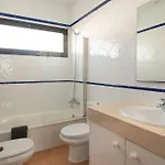 Casa Marlay Spacious, Heated Pool, Bbq & Fast Wi-fi Only 15 Minutes Walk To Town Prázdninový dům Playa Blanca (Lanzarote)