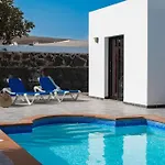 Casa Marlay Spacious, Heated Pool, Bbq & Fast Wi-fi Only 15 Minutes Walk To Town
