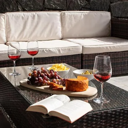 Casa Marlay Spacious, Heated Pool, Bbq & Fast Wi-fi Only 15 Minutes Walk To Town Playa Blanca (Lanzarote)