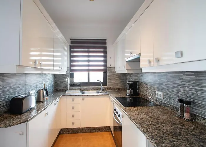 Casa Marlay Spacious, Heated Pool, Bbq & Fast Wi-fi Only 15 Minutes Walk To Town פלאיה בלנקה