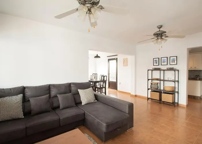 בית נופש Casa Marlay Spacious, Heated Pool, Bbq & Fast Wi-fi Only 15 Minutes Walk To Town