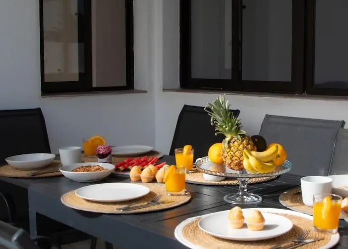 Casa Marlay Spacious, Heated Pool, Bbq & Fast Wi-fi Only 15 Minutes Walk To Town פלאיה בלנקה