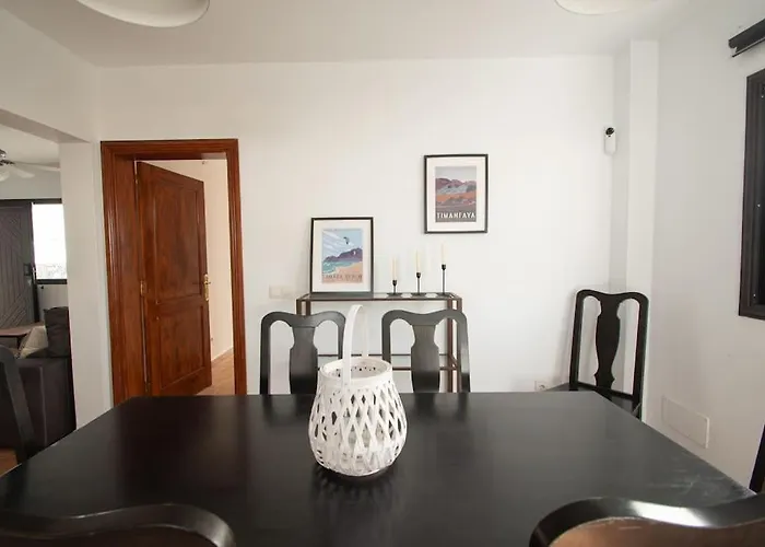 Casa Marlay Spacious, Heated Pool, Bbq & Fast Wi-fi Only 15 Minutes Walk To Town בית נופש