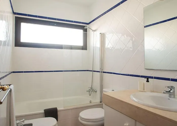 בית נופש Casa Marlay Spacious, Heated Pool, Bbq & Fast Wi-fi Only 15 Minutes Walk To Town